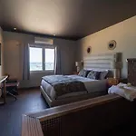 Palm Hotel